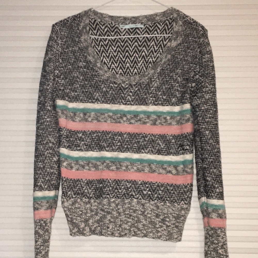 Maurices Gray and Pink Sweater Jr's size Large